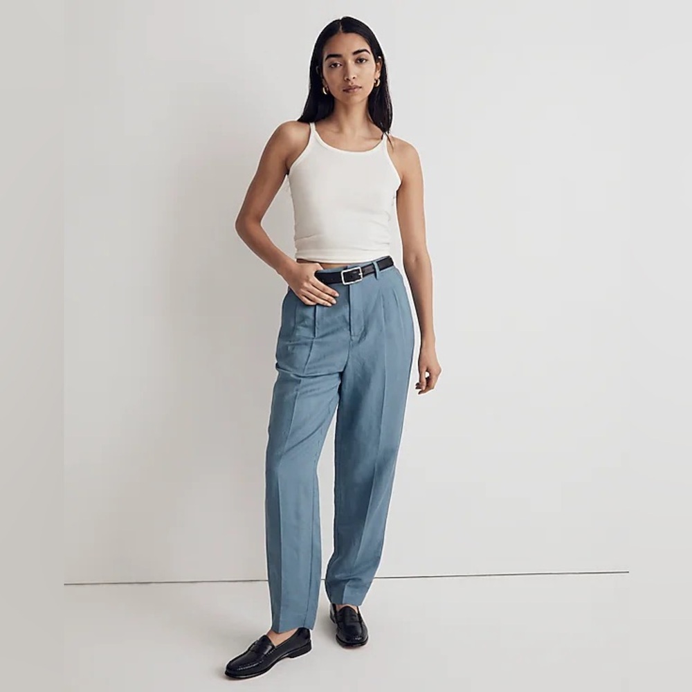 Tailored tapered pants in linen blend